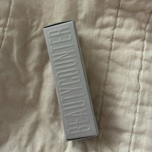 New. MSRP $28 Beauty Counter Lid Glow Liquid eyeshadow in Aura   See photos